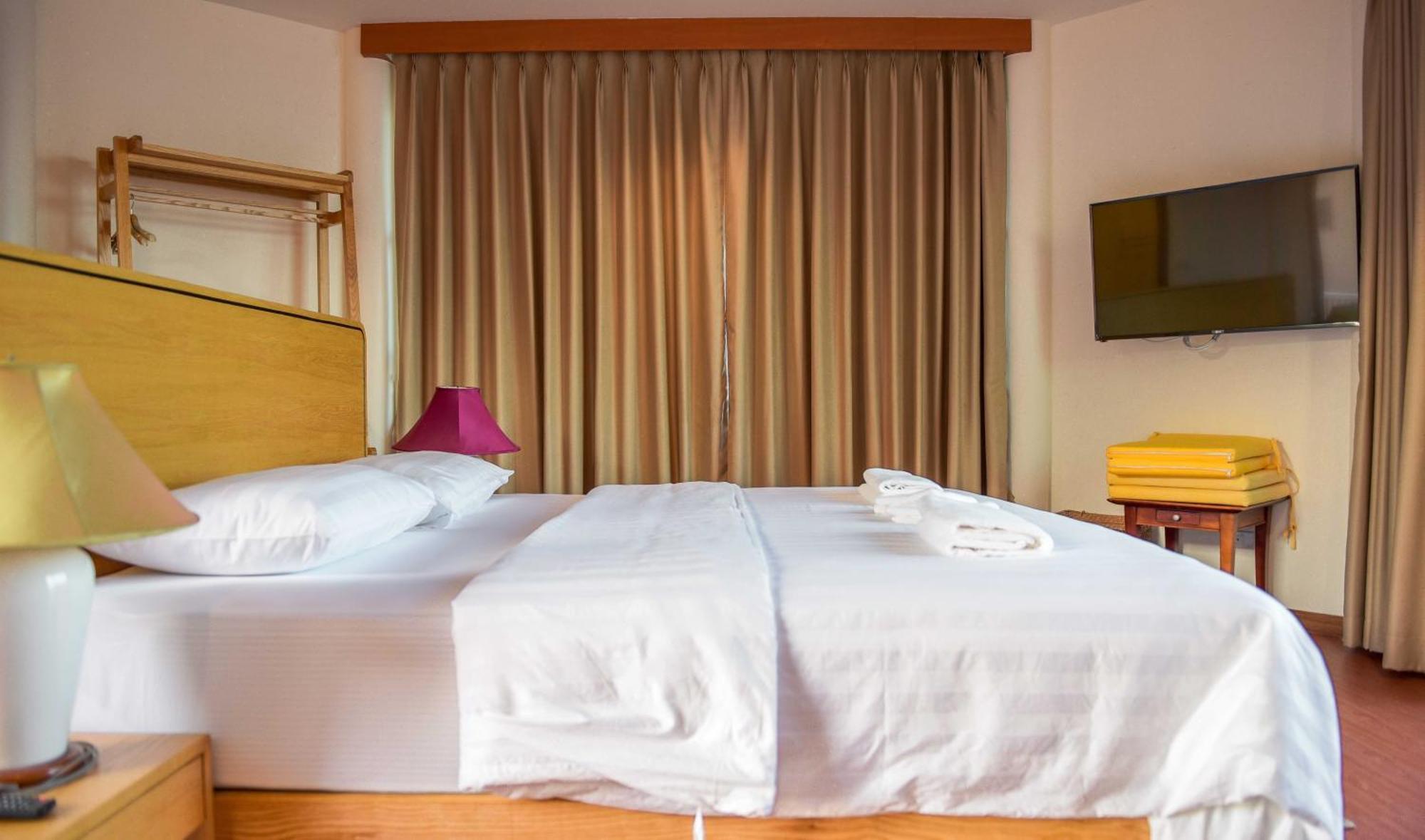 Seaman Resort Haad Chao Samran Buitenkant foto